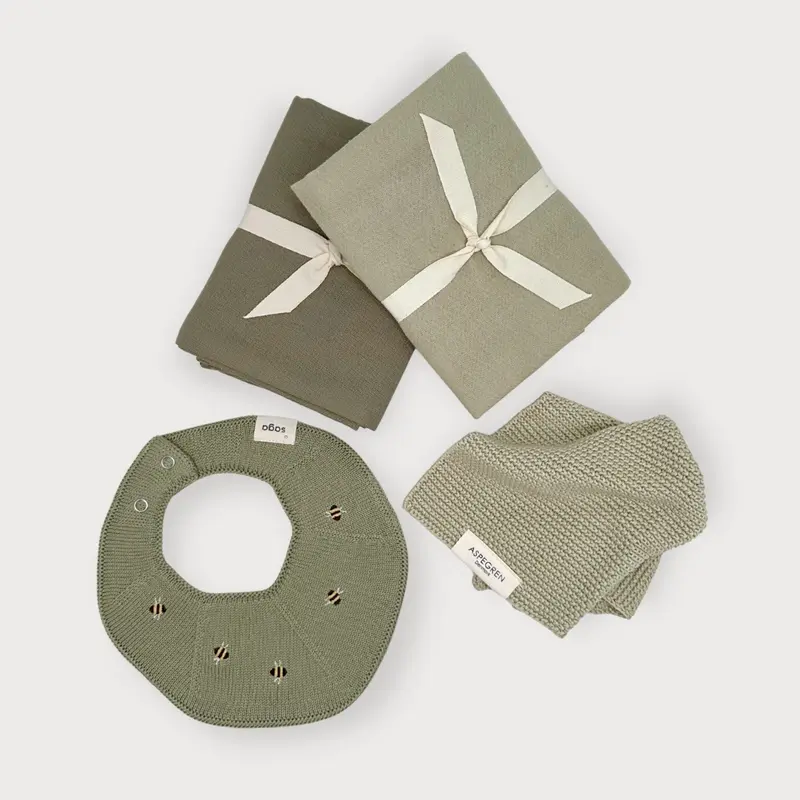 Babygeschenkset in zachtgroene tinten